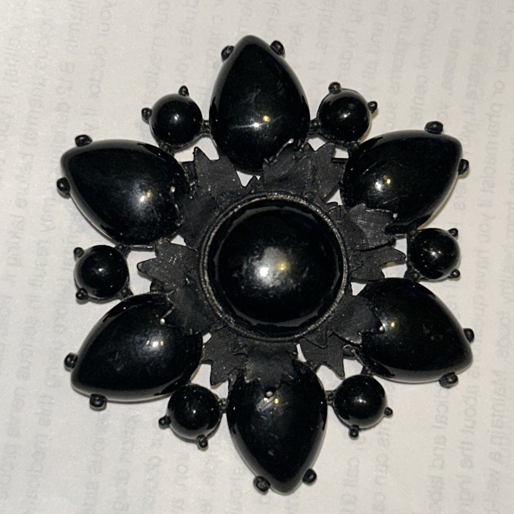 Vintage Black Faceted Teardrop & Round Cabochon Floral Brooch japanned setting